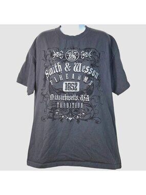 Smith & Wesson Firearms Graphic T-Shirt XL Gray Cotton Crewneck Graphic Tee
